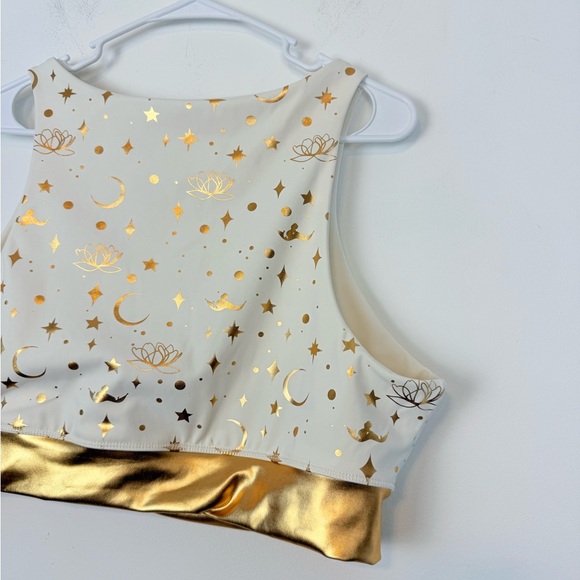 Jasmine Disney Aladdin Metallic Gold Sports
Bra Active Wear Top. Plus Size 1X. - Picture 8 of 14